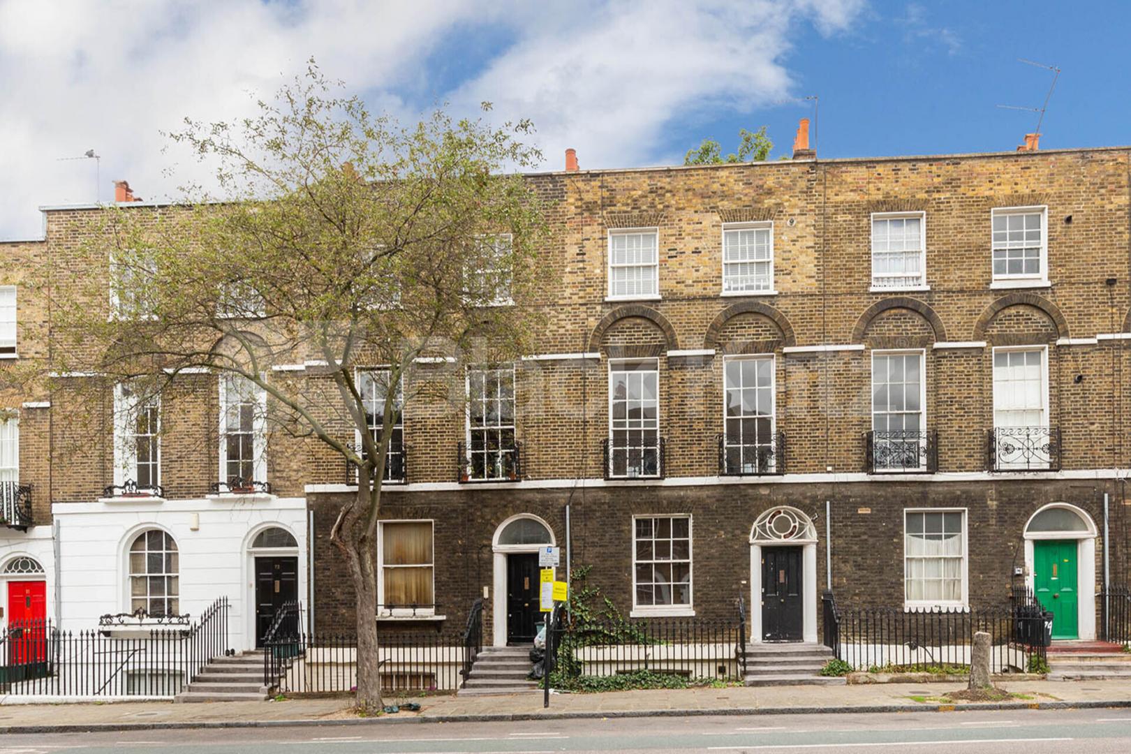 Located on one of Islington's iconic Streets minutes to Angel Station Amwell Street , Angel / Kings Cross